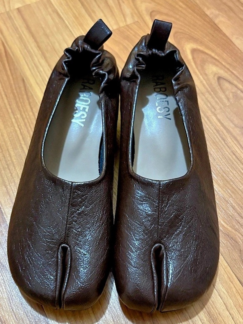 RABOESY Thick Heel Tabi Pumps Brown US 7 Like New